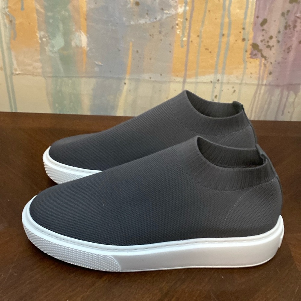 J/Slides NYC Daphnie Mid Grey Stretch Knit Platform Slip On Shoes size 8 NWOT